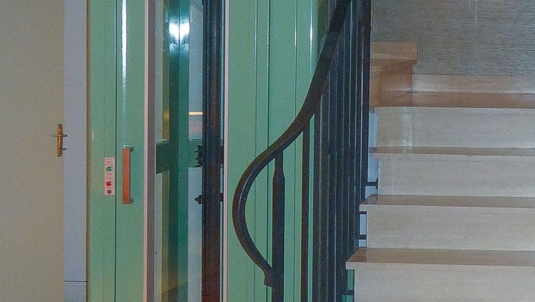 Ascenseur à structure autoportante au Vésinet